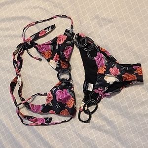 Beach Bunny *Her Majesty* floral print bikini